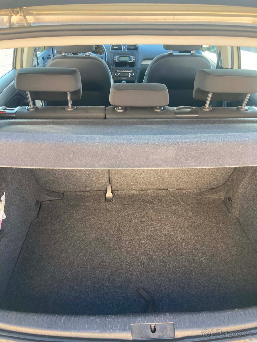 Volkswagen Golf VI 1.6tdi 77kw - 12