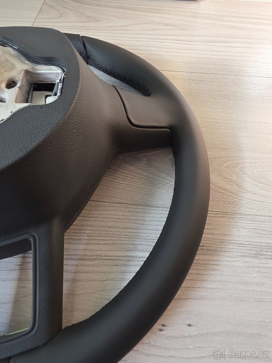 Nový kožený volant Škoda Scout - 12