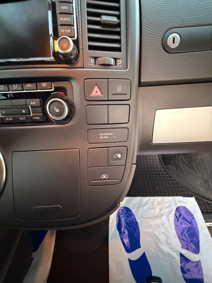 VW Multivan T5.1 Long 2.0 DSG - 12