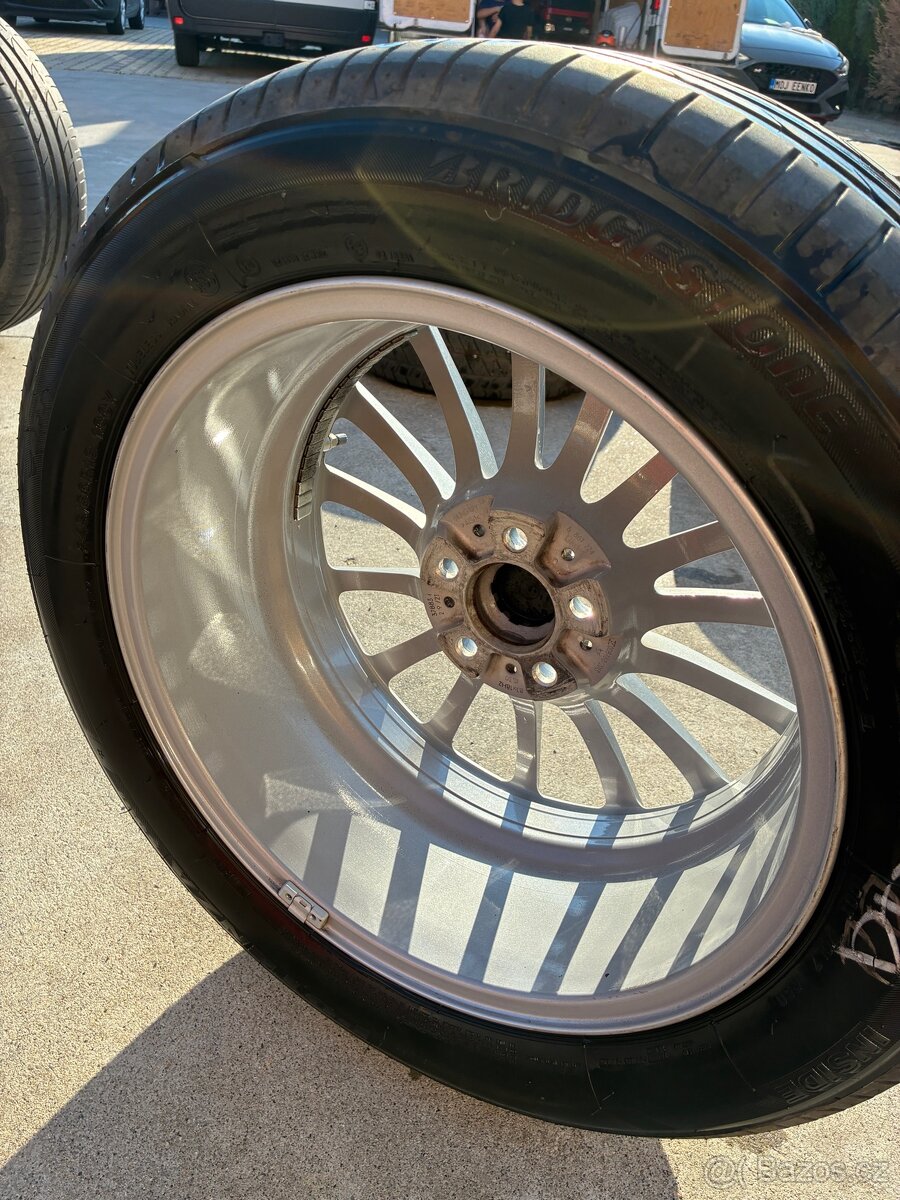 Sada originálních disků BMW a letních pneu Bridgestone BMW 2 - 12