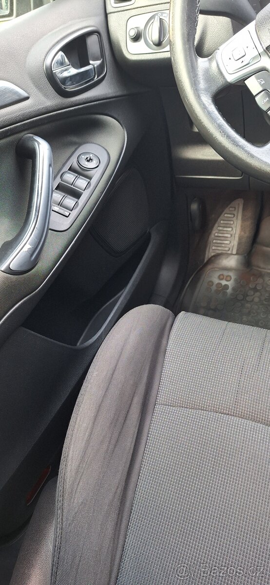 Ford S-max 2.0 103 kW - 12