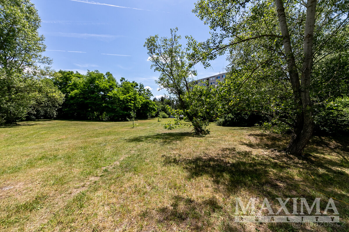 Pozemek o ploše 4183 m2 - Praha, Modřany - 12