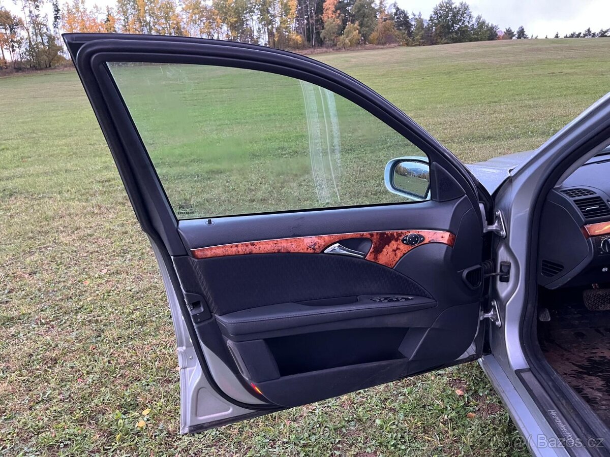 MERCEDES-BENZ E 280 elegance - 12