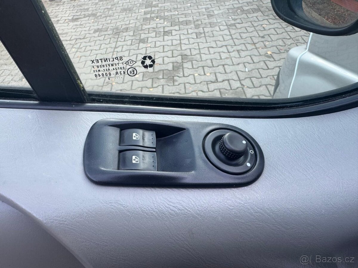 RENAULT TRAFIC 2.5DCI 107KW LONG 5 MÍST R.V.2010 - 12