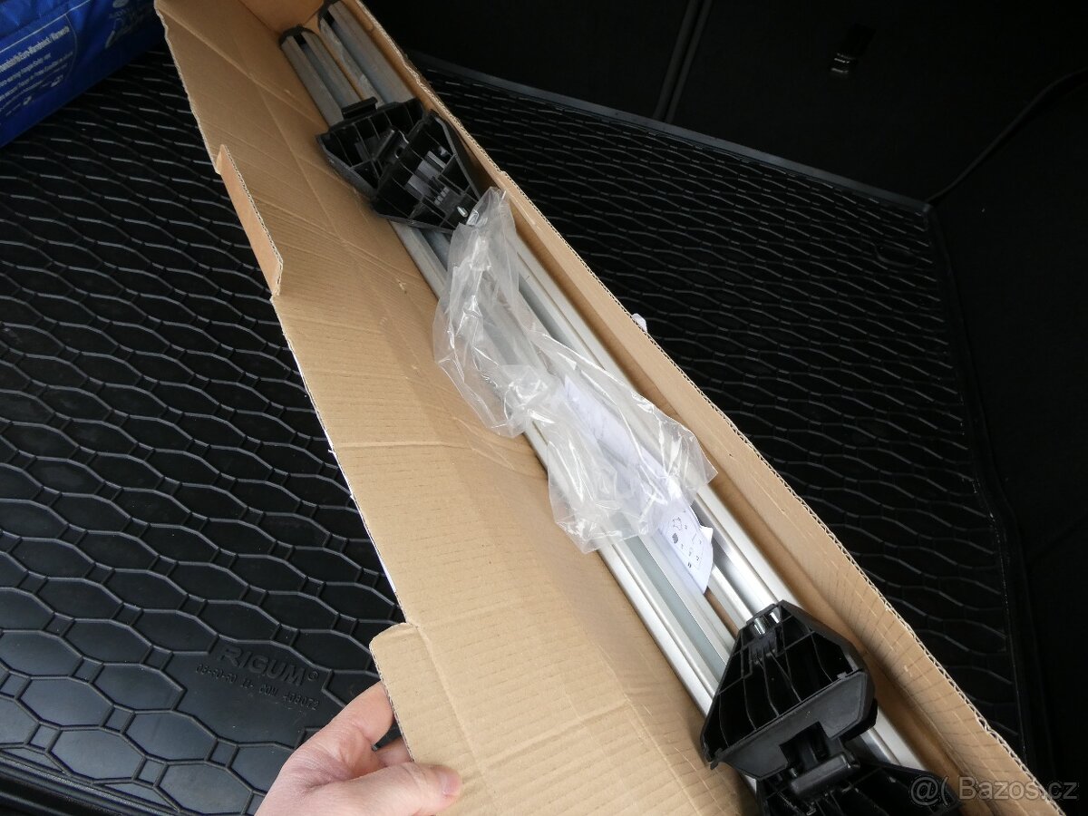 Ford Focus 1.6i 92kW serviska, klima - 12