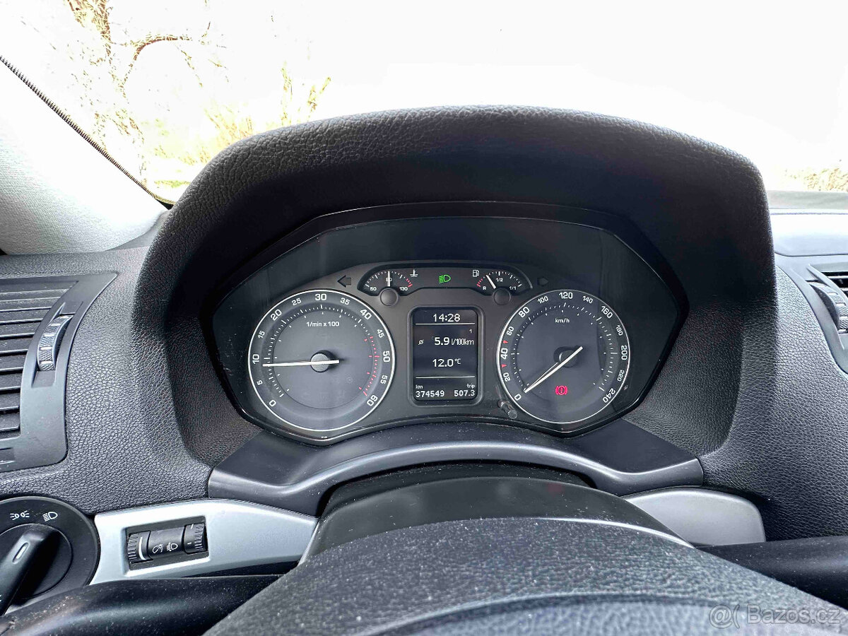 Škoda Octavia 2 1.9 TDi 77 kw - 12