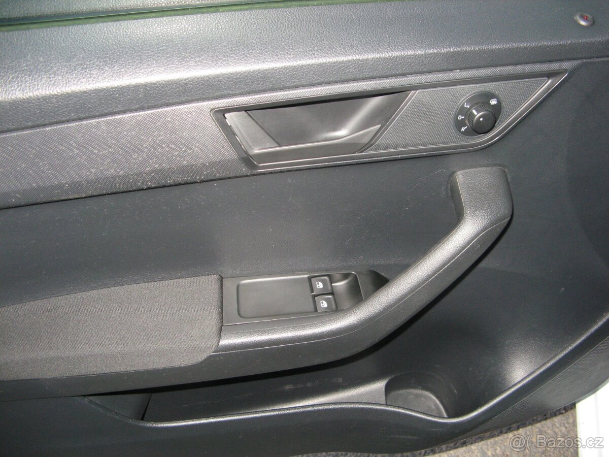 Škoda Fabia combi 1,0 MPI najeto 98tlm - 12