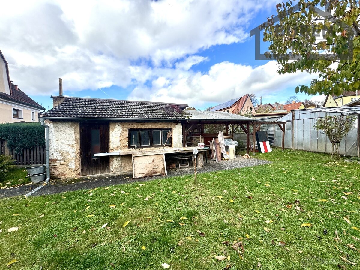 RD 4+kk s garáží, skladem, pergolou a zahradou 324 m² - Tac - 12