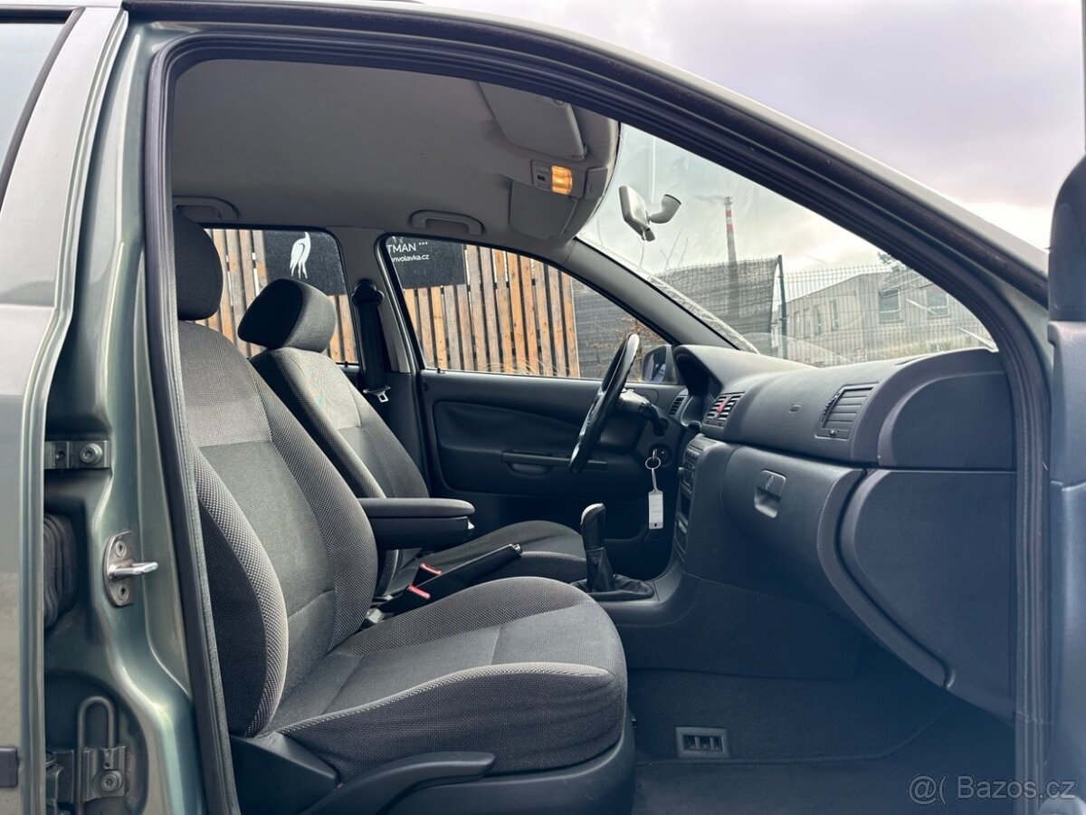 Škoda Octavia I Combi 1.9 TDI 81kW / 2004 / XENONY / TAŽNÉ - 12