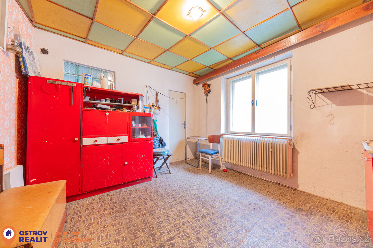 Prodej, rodinný dům se zázemím zemědělské usedlosti, pozemek - 12