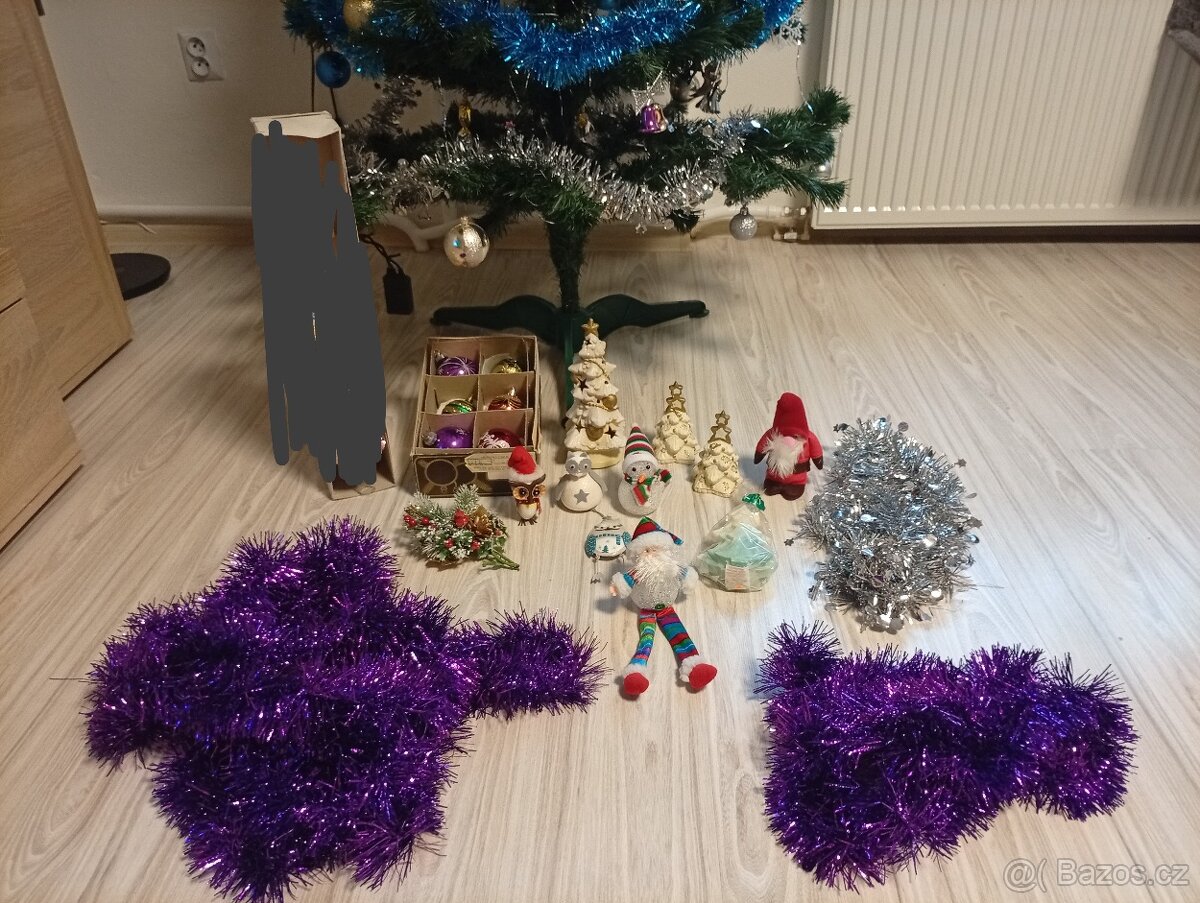 Vánoční stromeček+dekorace, ozdoby - 12