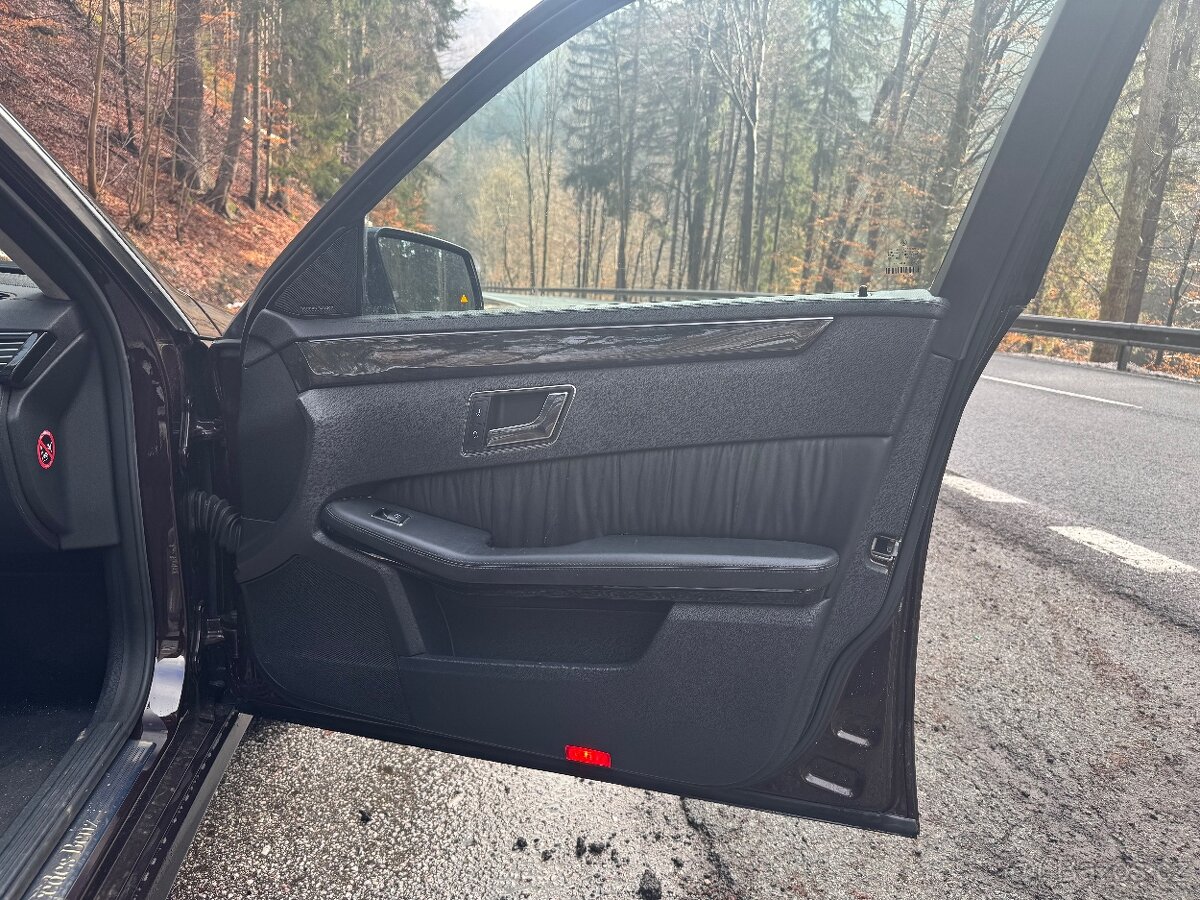 Prodám Mercedes-Benz E 350 CDI 4MATIC (W212) - 12