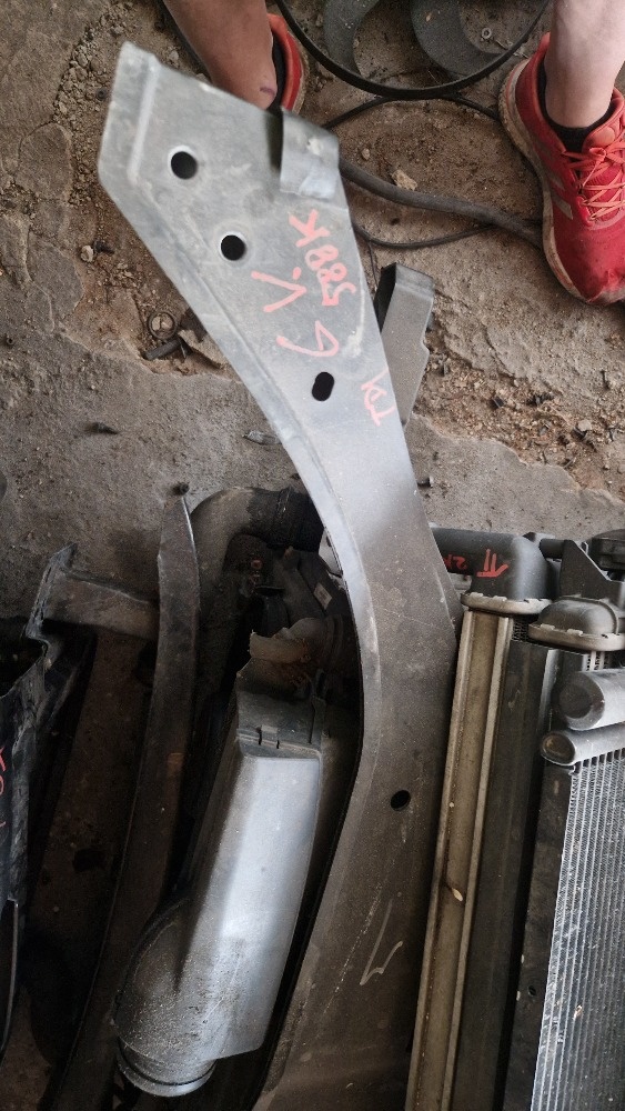 vw chladičová stěna zbytky starší golf IV golf V , Beetle - 12