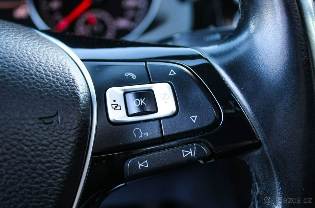 Volkswagen Golf 1.4 TSI Comfortline DSG - 12