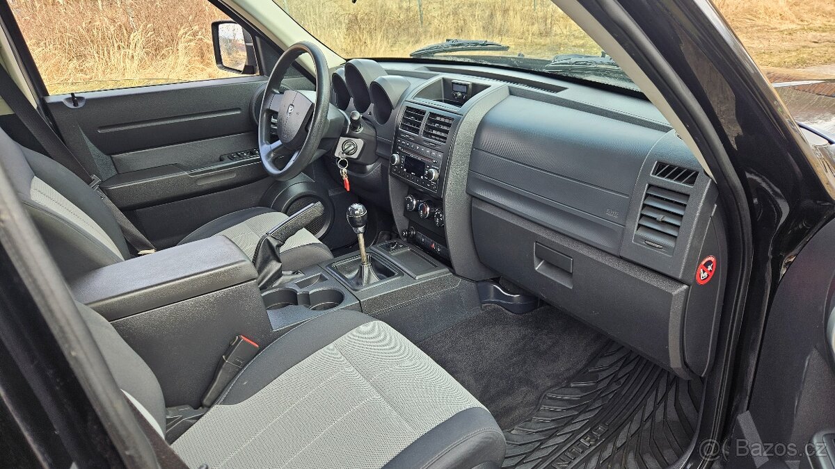 DODGE NITRO 2.8CRD 4X4 - 12