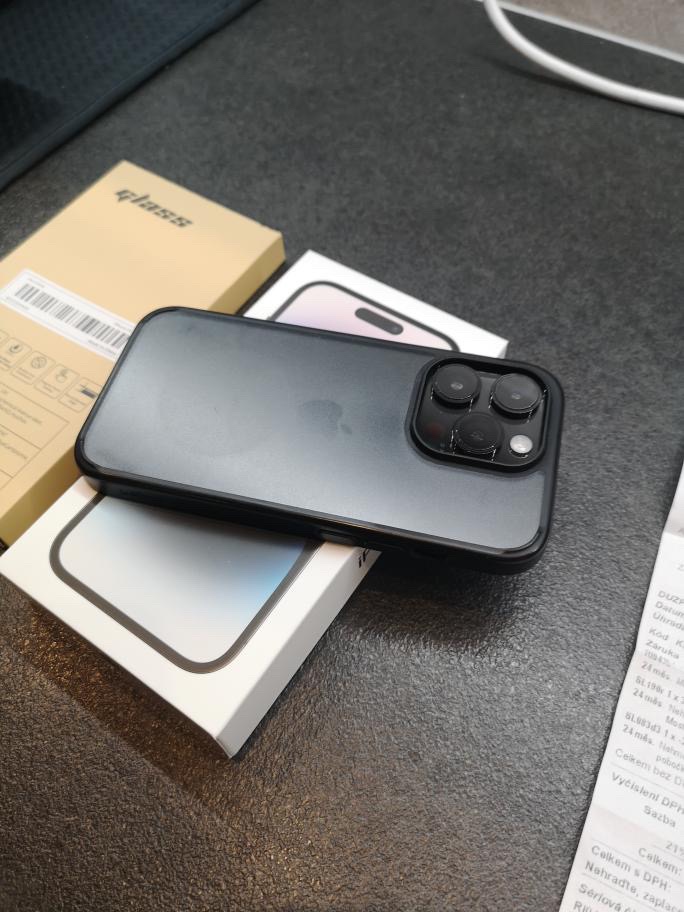 Apple iPhone 14 Pro 128gb + Spigen Case - 12