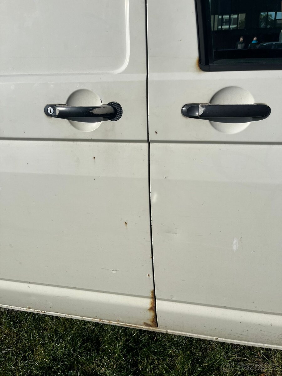 Prodám Volkswagen Transporter T5 - 12