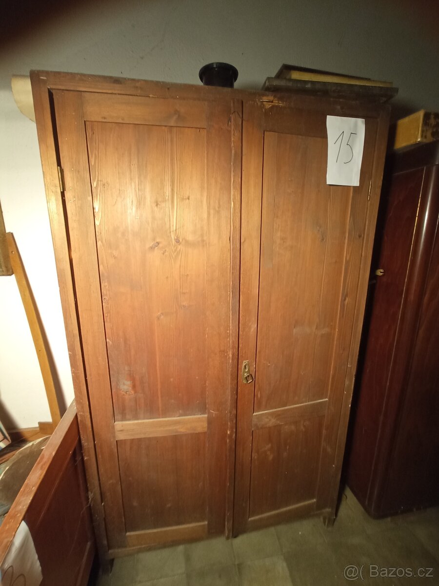 Starožitný nábytek - 12