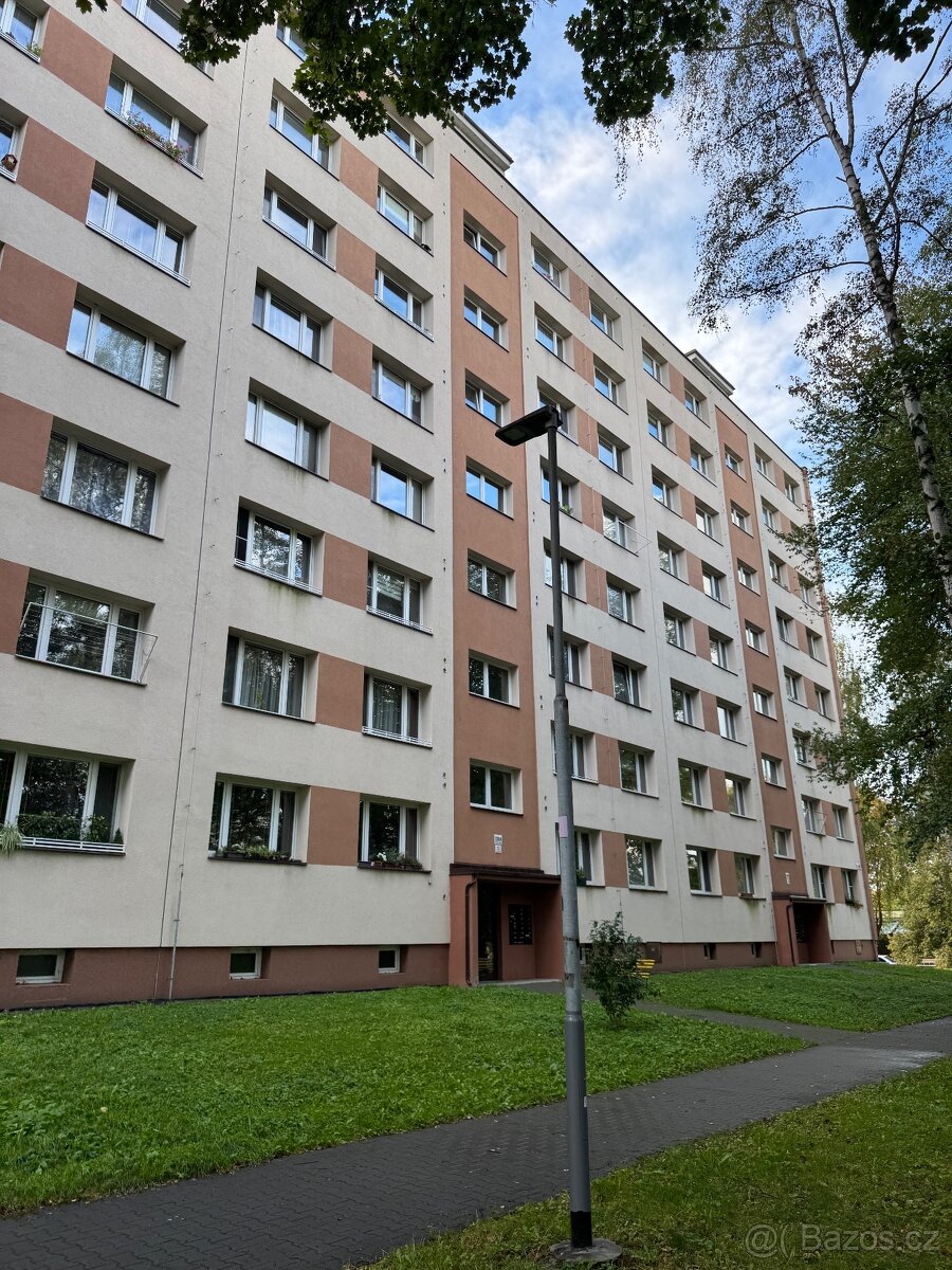 Pronájem bytu 2+1, 54 m² – Karviná – Hranice, ul. Čsl. armád - 12