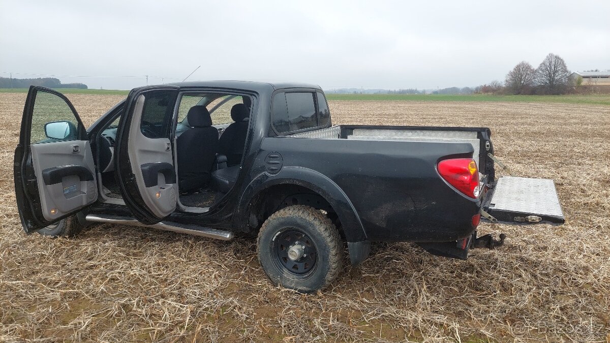 Mitsubishi L200 2.5 Diesel 131 kW – automat, 4x4 - 12
