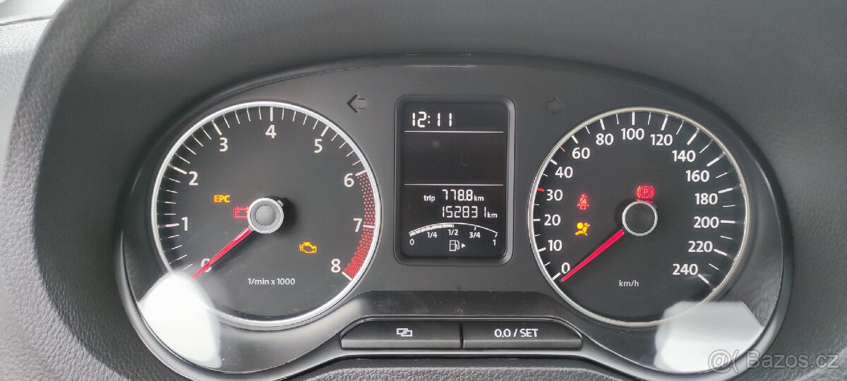 Volkswagen Polo R line 1.2 i, tempomat, parksenzor - 12