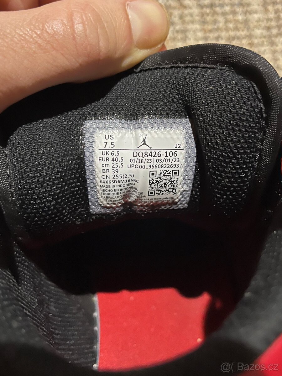 Nike Air Jordan 1 Mid - 12