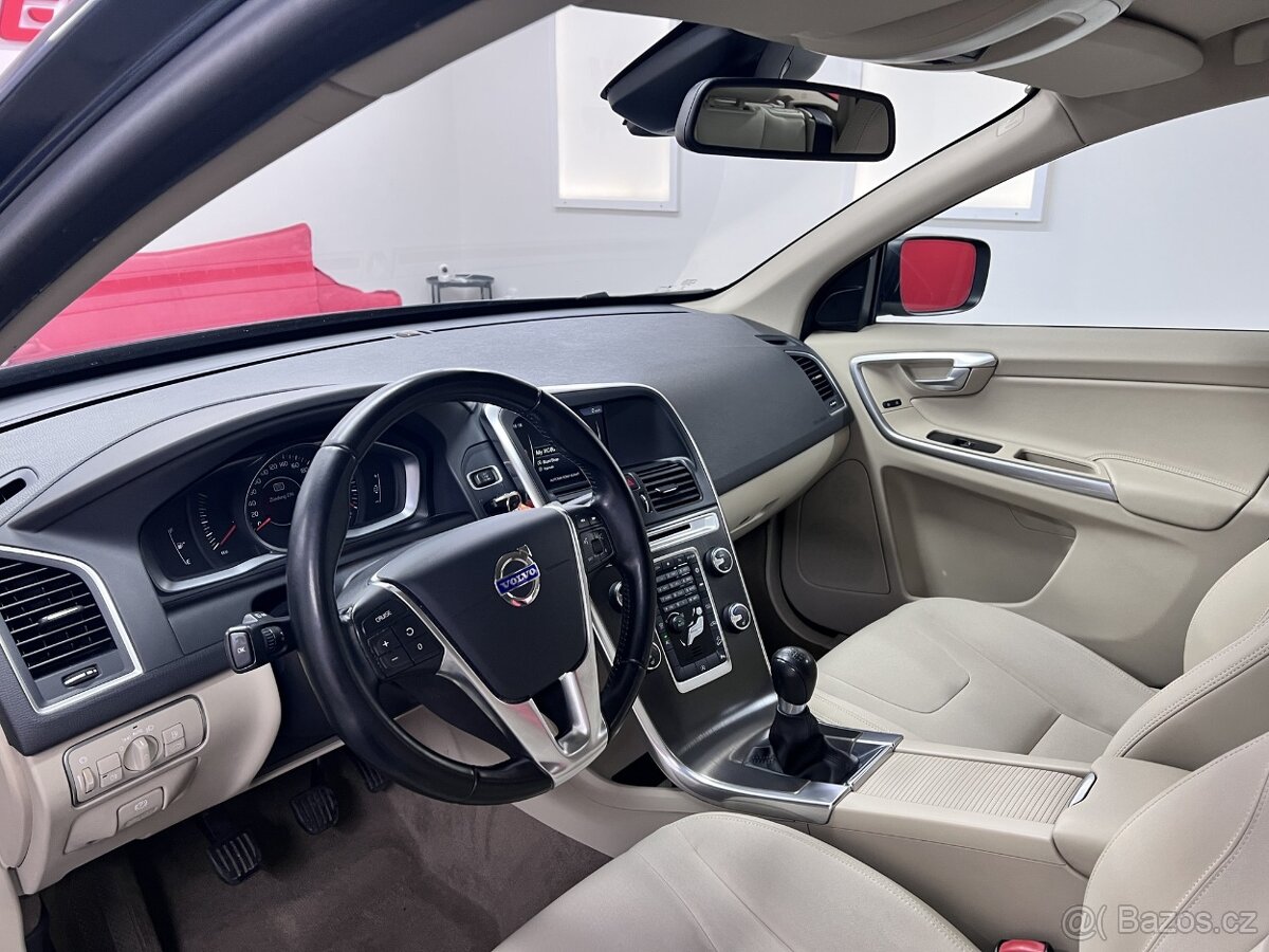 Volvo XC60 2.4 D4 133 kW 4x4 Manuál, 2014, Výhřev čel.skla - 12