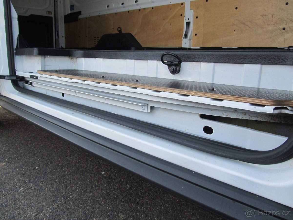 Ford Transit 2.0 TDCI L4H3 JUMBO ČR 1.maj - 12