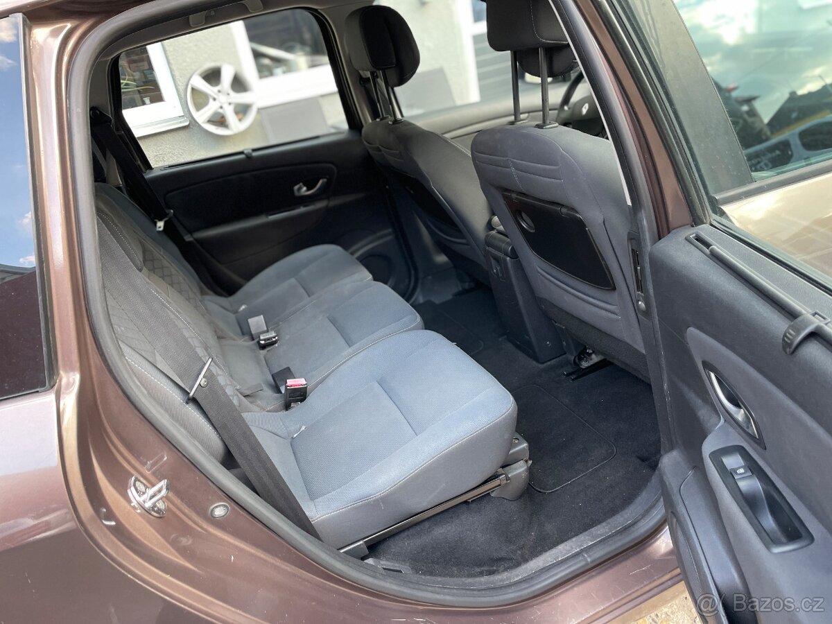 RENAULT GRAND SCÉNIC 1.5dCi - 12