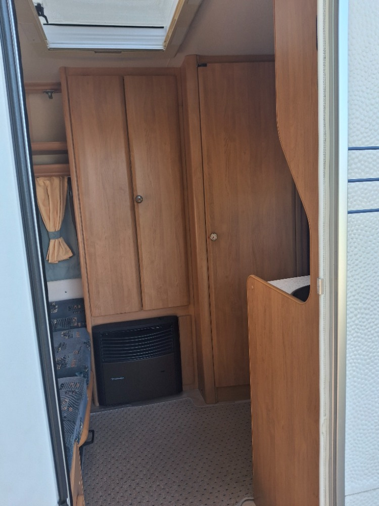 karavan Hobby 30 - 12