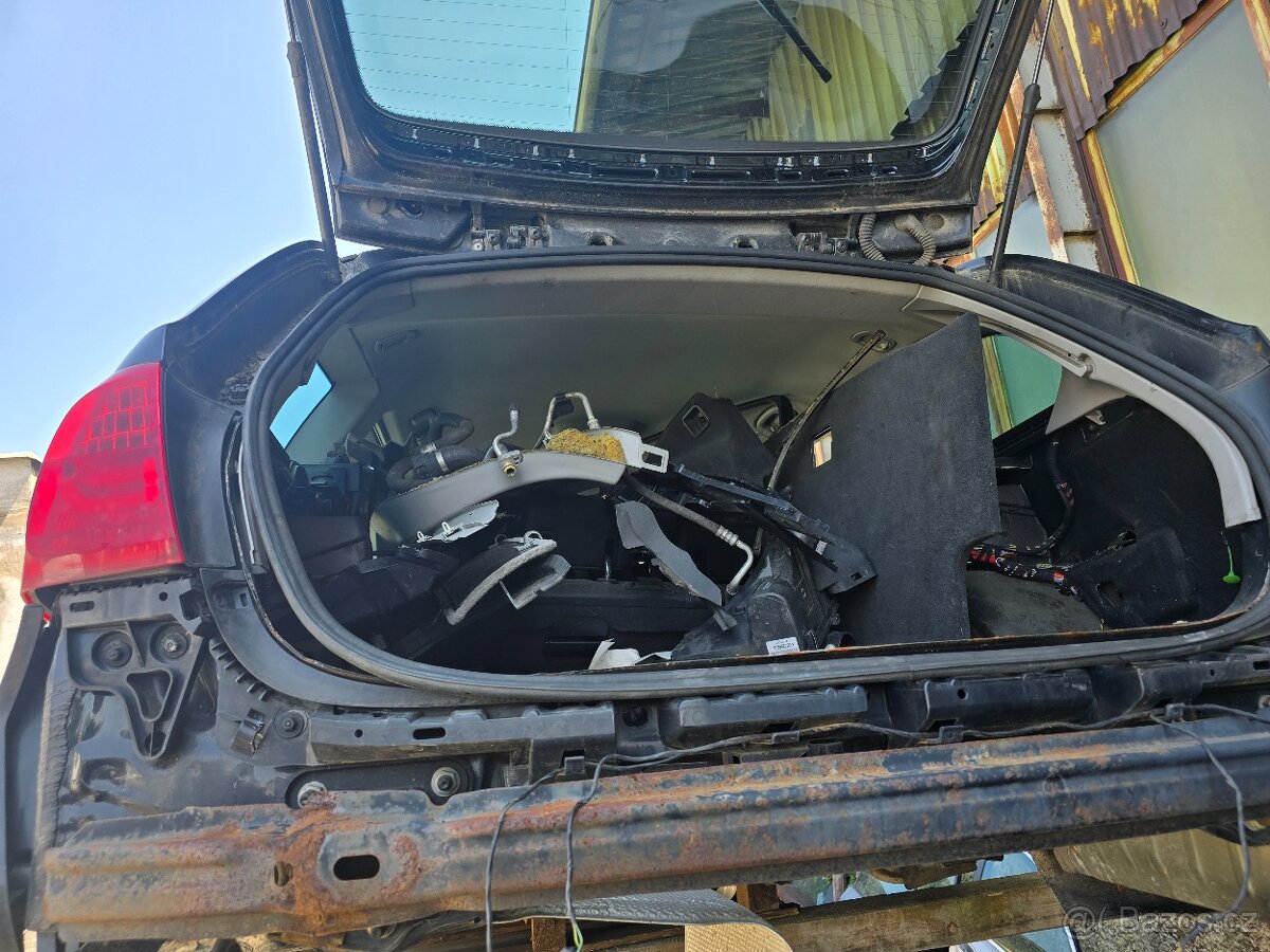 BMW E91 ,E90 318d r.2010 facelift na ND - 12