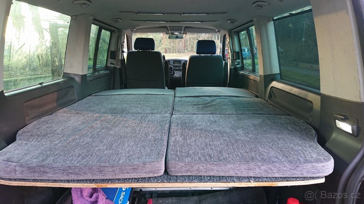 Volkswagen Multivan T5 2.5 tdi s variabilní lůžkovou úpravou - 12