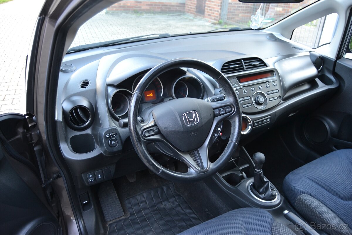 Honda Jazz 1.339 i-VTEC 73kw rok 2013 - 12