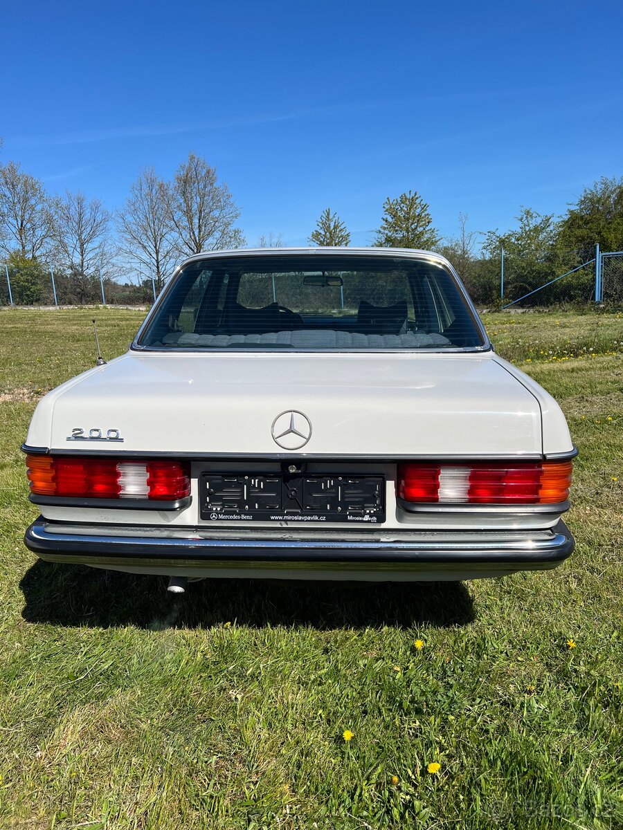 Mercedes-Benz W 123 - 12