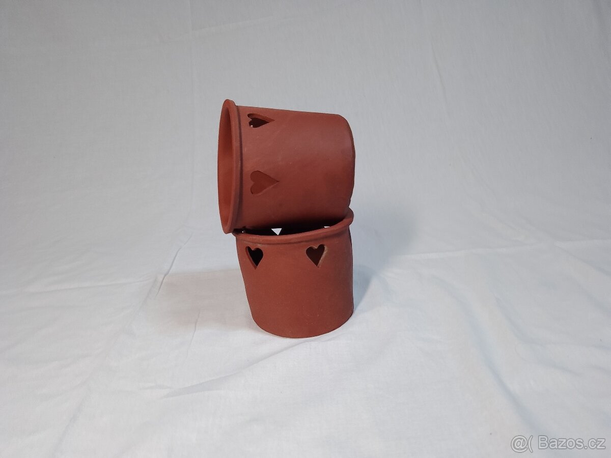 Keramické hrnky a kvěnitáče - 12