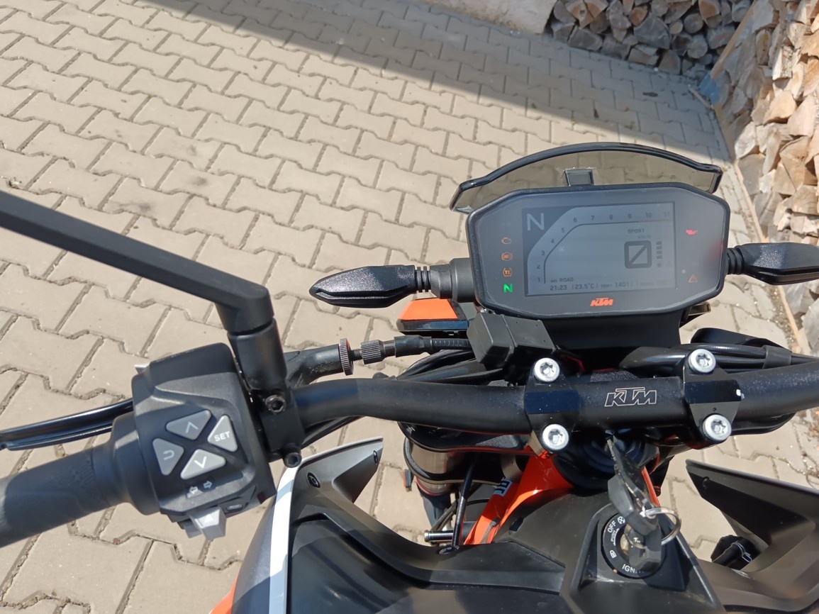 KTM DUKE 890 R - 12