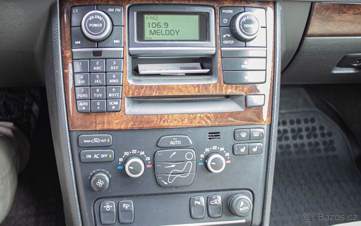 Volvo XC90 XC 90 D5 Momentum A/T - 12