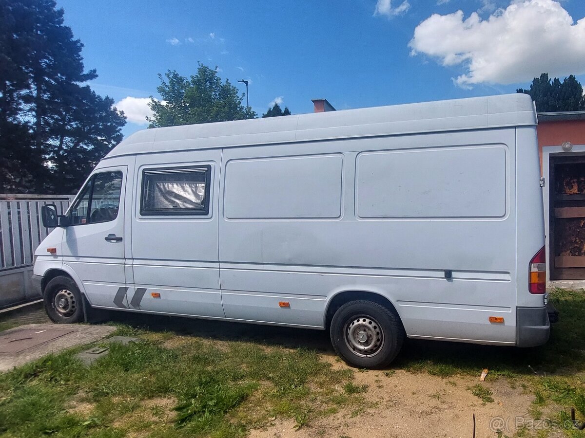 Obytný mercedes - 12