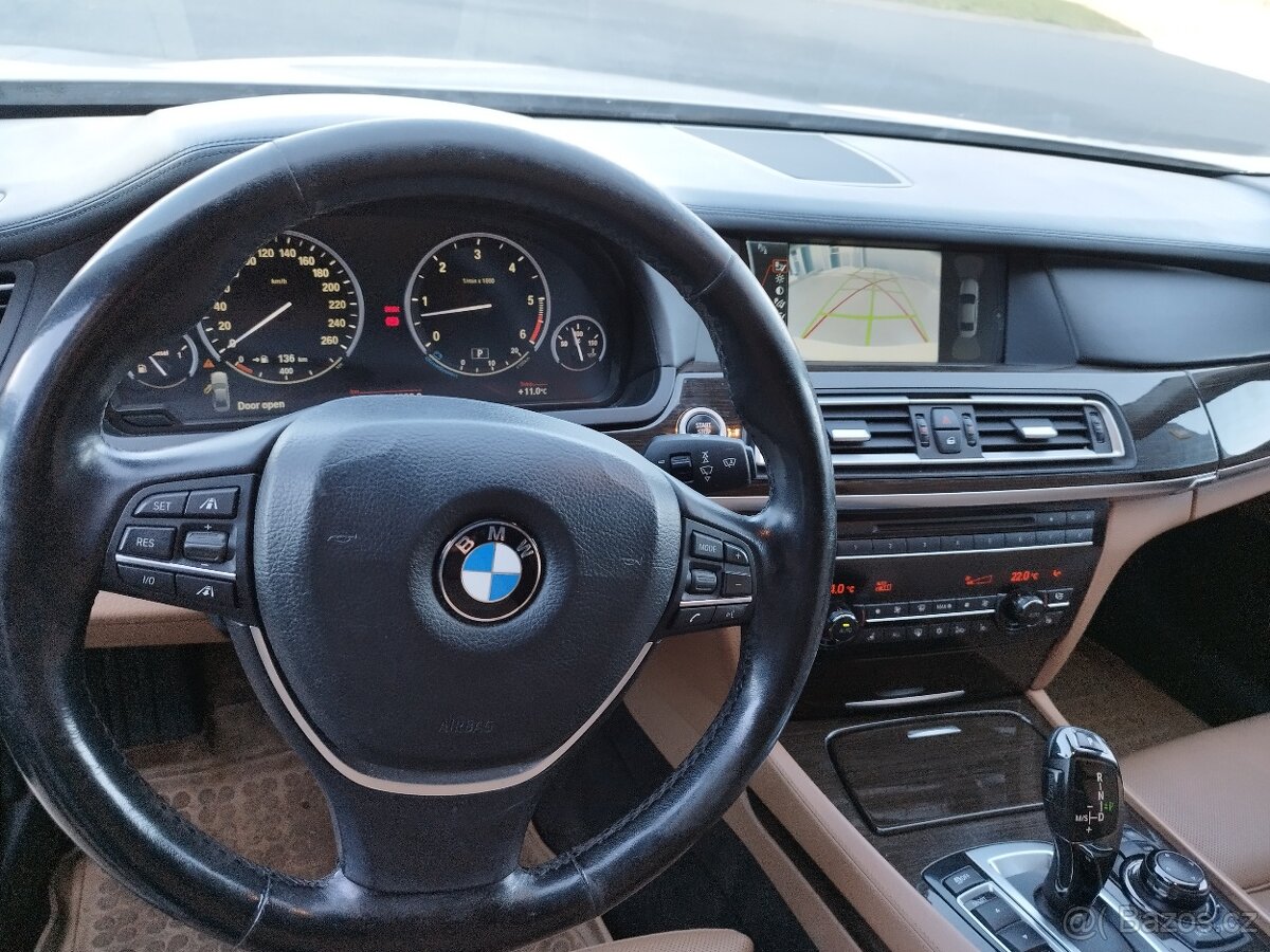 BMW 740D,225KW, X-DRIVE, BÍLA PERLEŤ, 2011 - 12