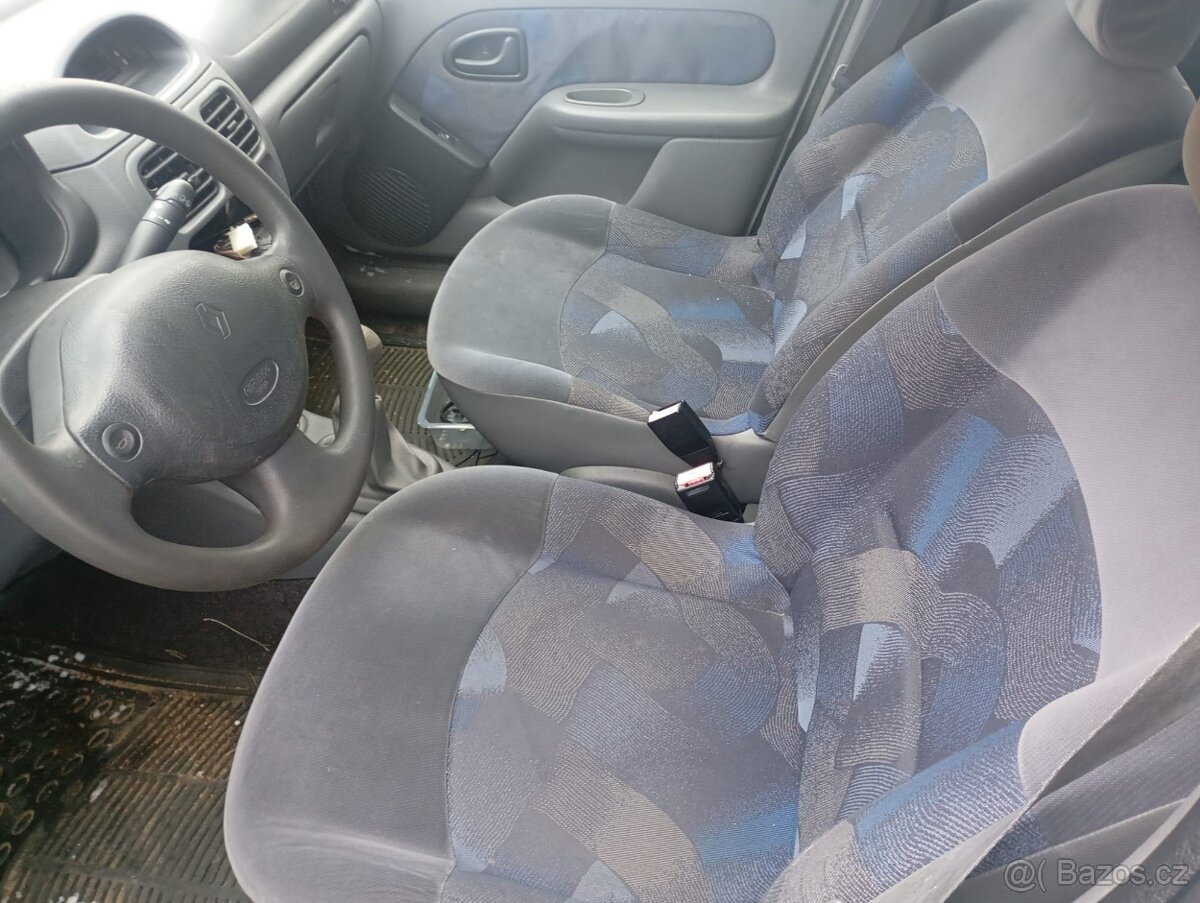 Renault Clio II 2000 - 12