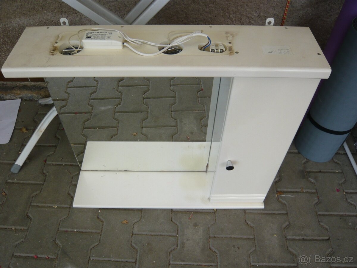 stolek umyvadlo zrcadlo - 12