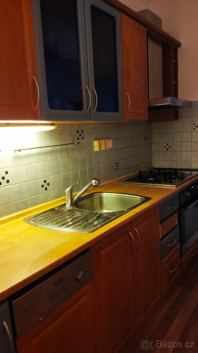 Dlouhodobě pronajmu zařízený a vybavený byt 2+1+ komora - 12
