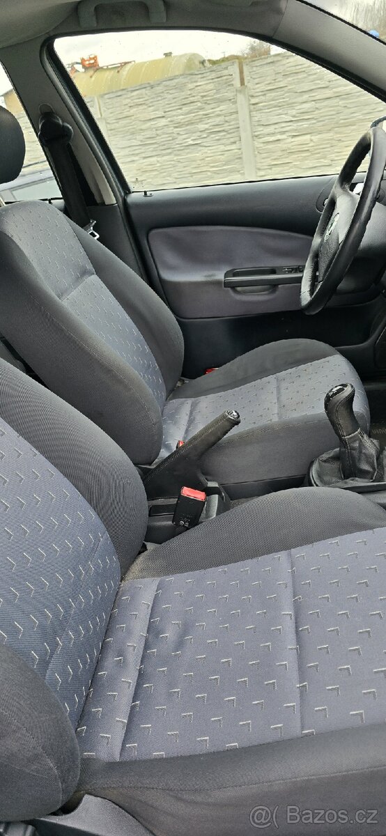 Škoda Octavia 1 facelift 1.6 benzín rok 2002 - 12