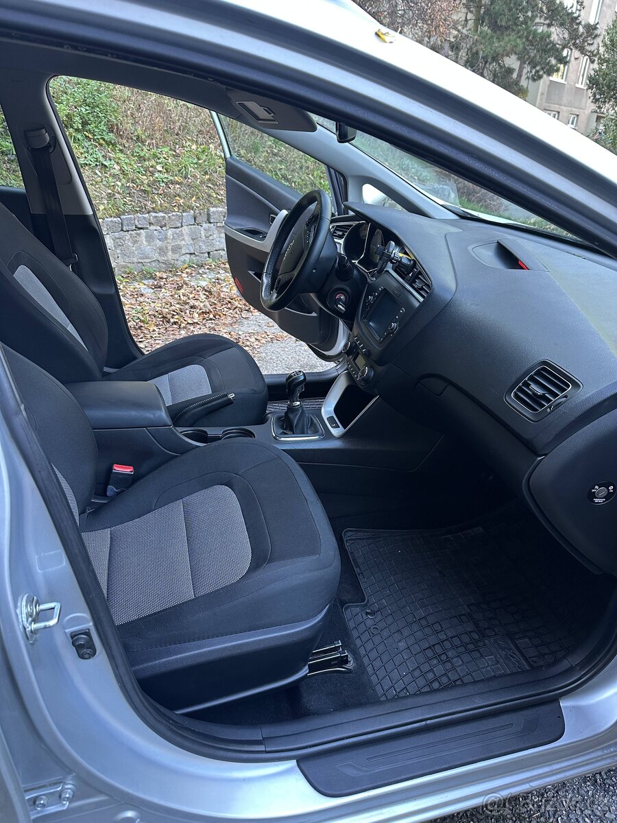 Kia Ceed SW 1.6GDI 99kw nové z ČR - 12
