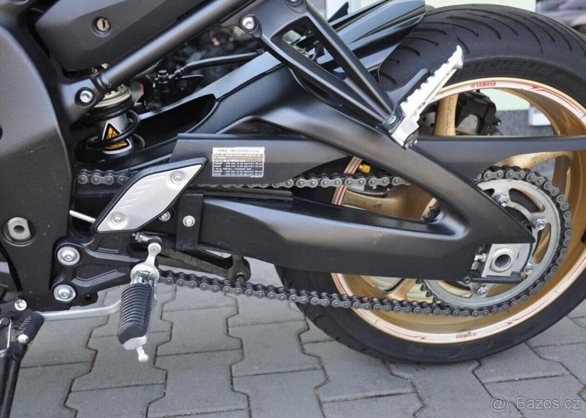 Yamaha FZ 8 N benzín 78 kw - 12