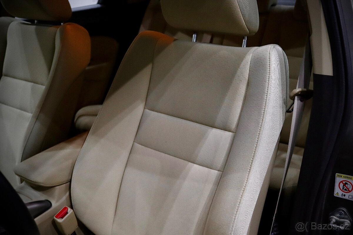 Honda Civic 1.8 i-VTEC 103 kW Sport REZERVOVÁNO - 12