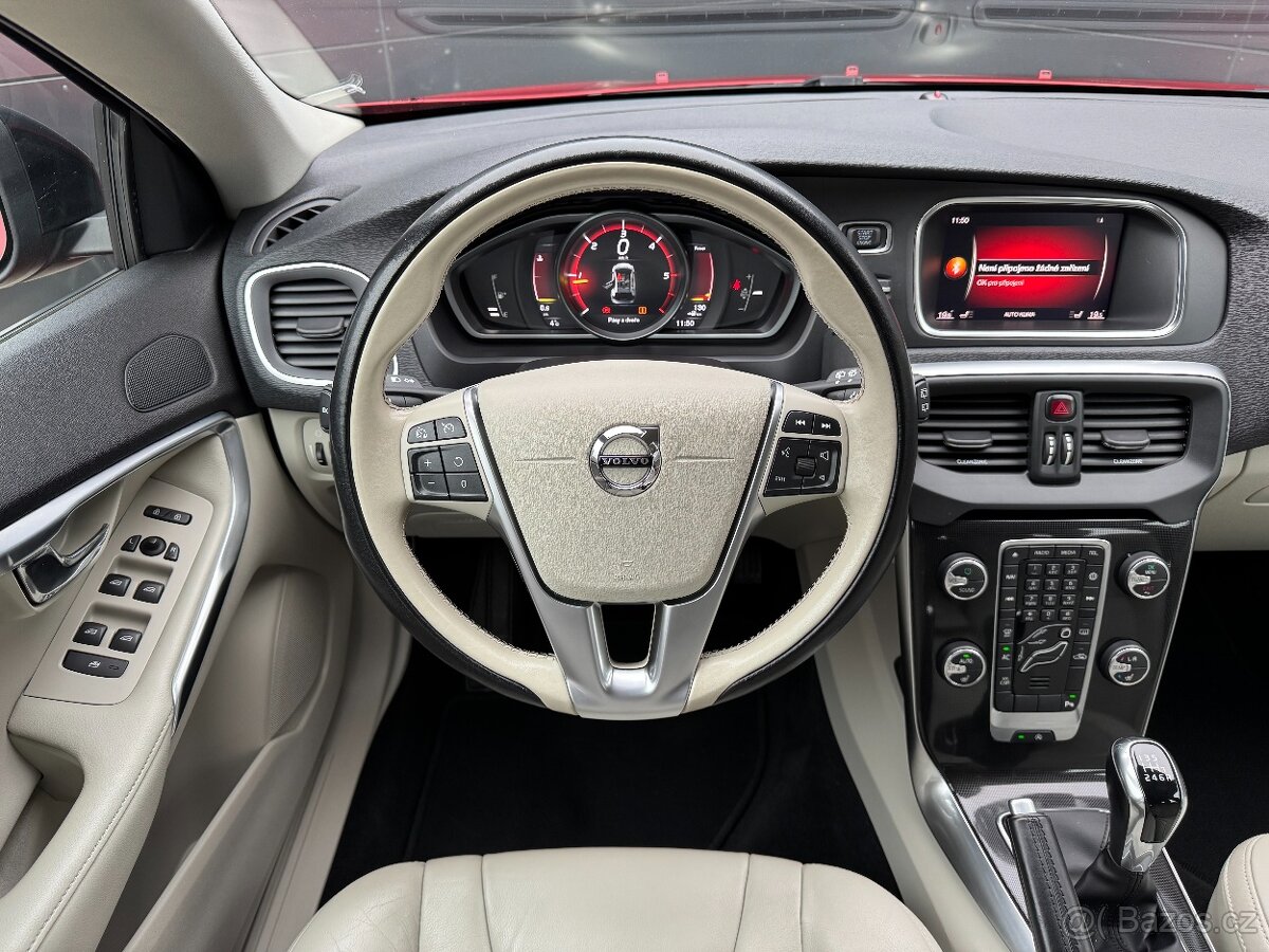 Volvo V40 D3 110kW Cross Country - 12