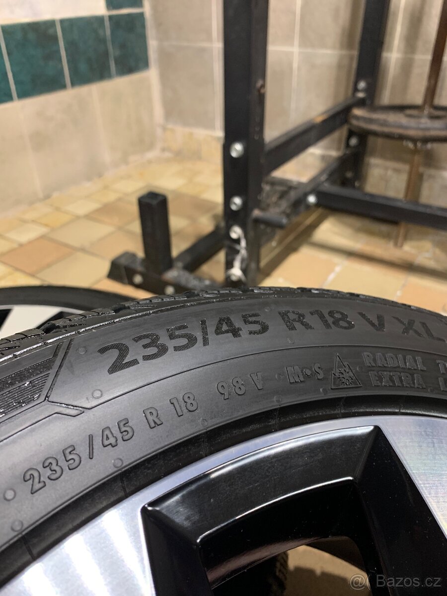 Alu kola Škoda R18 5X112 ZÁNOVNÍ ZIMNÍ PNEU 235/45 R18 8,5mm - 12