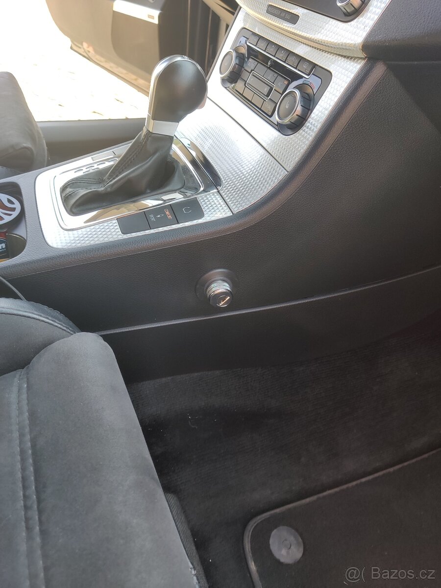 Volkswagen Passat R36 3.6 V6 220kW – TOP výbava - 12