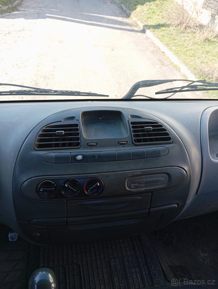 Avia D90 nosič kontejneru - 12